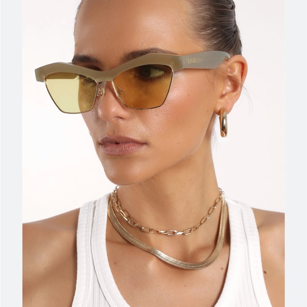 New in case- banbe eyewear the erin sunglasses taupe
